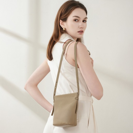 Large screen mobile phone bag for women, 2025 new style, compact and lightweight top-grain cowhide crossbody bag Bucket Bag Large screen mobile phone bag for women, 2025 new style, compact and lightweight top-grain cowhide crossbody bag Bucket Bag
