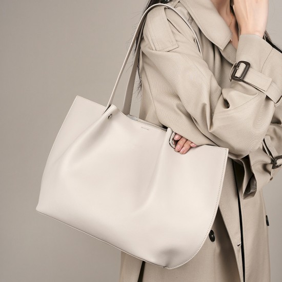 A new, genuine 2025 genuine women's bag. Spring/Summer Large-Capacity Single-Shoulder/Crossbody Messenger Bag, Trendy 2022 Hobo Bag