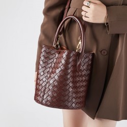 Luxury women's bag, 2025 new style genuine leather handbag, versatile woven bucket shoulder crossbody bag