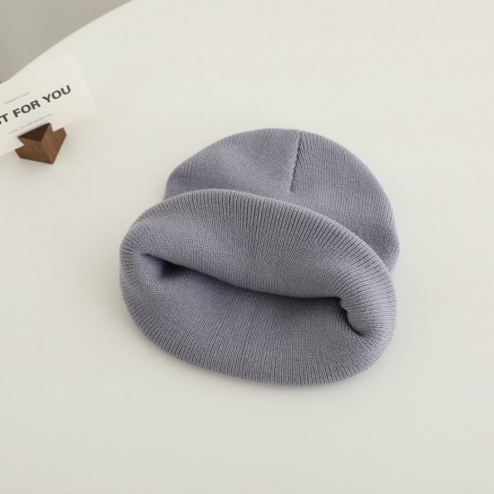 Women's baseball cap Versatile solid color curved brim baseball cap, Korean style, distressed and ripped soft-top sun hat for students and couples.