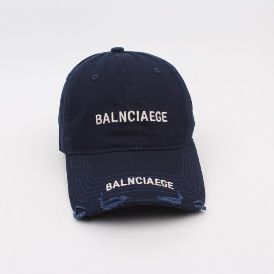 Women's baseball cap, washed and distressed, embroidered with letters, versatile sun protection hat for couples, casual and trendy.