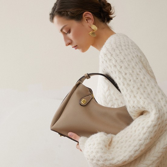 Premium genuine leather women's bag, new 2025 new crossbody shoulder bag, fashionable and stylish underarm bag.