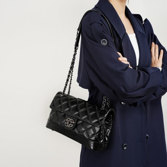 Underarm Bags for Women, 2025 New High-End Niche Designs Spring/Summer Popular Small Square Shoulder Bag
