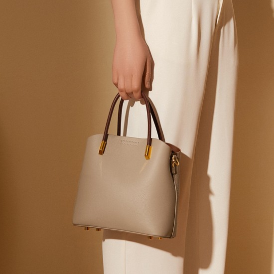 Spring/Summer 2025 niche genuine leather bucket bag for women Paired with a stylish handbag, a high-end casual crossbody cowhide bag.