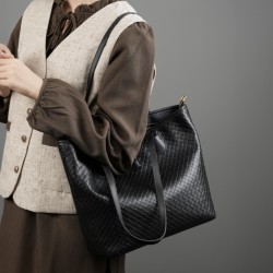 2025 Spring/Summer New Style Women's Handbags, Fashionable Large-Capacity Simple Cowhide Single-Shoulder Handbags