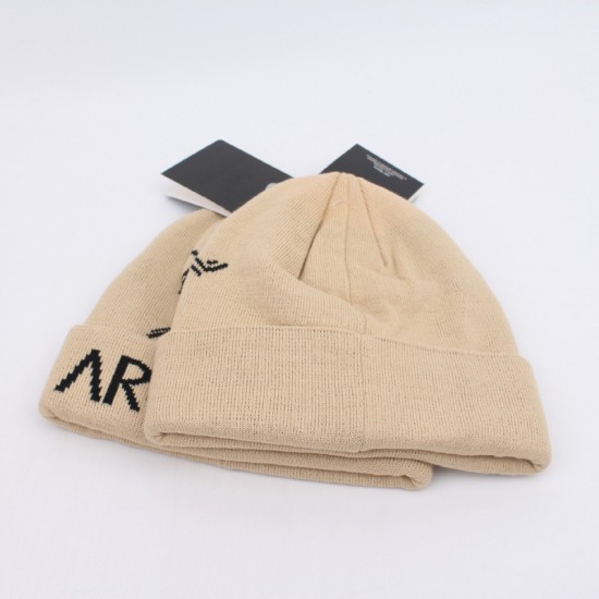 Autumn and winter knitted pullover hat, versatile outdoor cold-weather protection, earmuffs, couples' beanie hats from the renowned Bird Family.