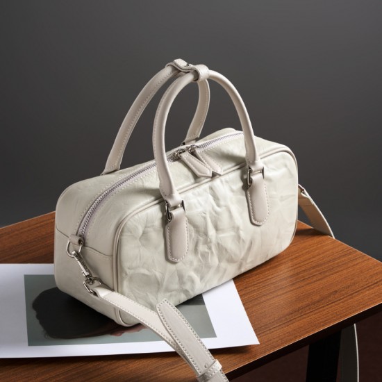 A new, niche Boston bowling bag for women, a stylish, underarm crossbody bag for commuters.