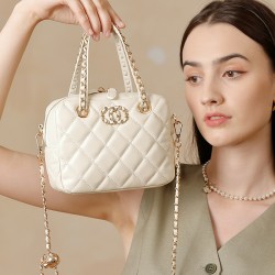 25 summer small Chanel diamond-patterned handbag Premium top-grain leather diamond-patterned chain bowling bag crossbody bag