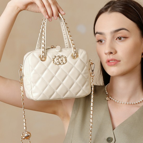25 summer small Chanel diamond-patterned handbag Premium top-grain leather diamond-patterned chain bowling bag crossbody bag