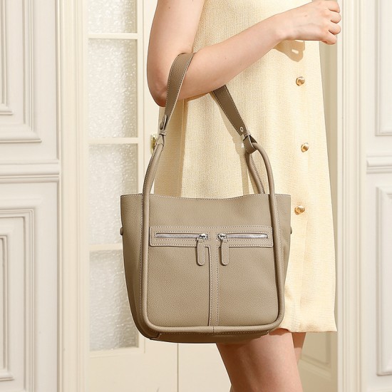 2025 top-grain cowhide niche luxury bags, new trendy horseshoe bags, large-capacity commuter shoulder bags, bucket bags.
