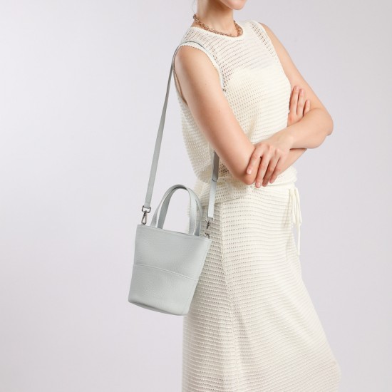 2025 niche new genuine leather basket shoulder and crossbody bag, Korean niche design, fashionable and versatile bucket bag
