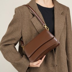 2025 new versatile shoulder and crossbody bag, high-quality cowhide niche baguette bag, high-quality underarm bag for women