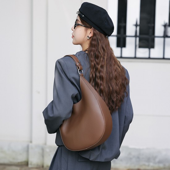 2025 new niche design, special-shaped crescent bag, half-circle bag. Women's shoulder bag, genuine leather crossbody tote bag