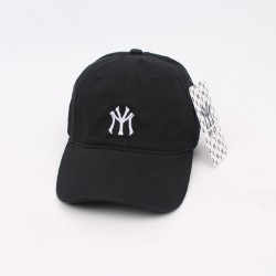 Spring and summer baseball caps with small embroidered logos, soft-topped peaked caps, trendy brand sun hats for couples with solid colors
