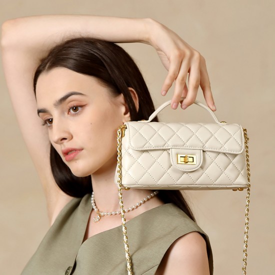 Leather Chanel-style light luxury fashion, 2025 new, single-shoulder and crossbody handbags, diamond-patterned bags.