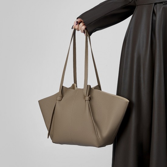 First-Grain Cowhide Leather Large Capacity Genuine leather women's tote bag, fashionable bat bag, versatile commuter bag, winged handbag
