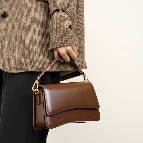 2025 new versatile shoulder and crossbody bag, high-quality cowhide niche baguette bag, high-quality underarm bag for women