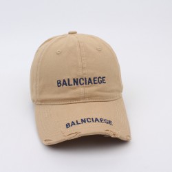 Women's baseball cap, washed and distressed, embroidered with letters, versatile sun protection hat for couples, casual and trendy.