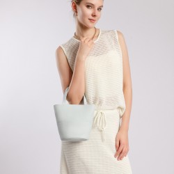 2025 niche new genuine leather basket shoulder and crossbody bag, Korean niche design, fashionable and versatile bucket bag