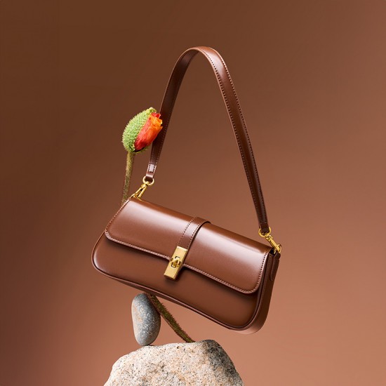 High-quality cowhide, niche baguette bags, luxury feel, crossbody bags, 2025 new versatile shoulder and crossbody bags.