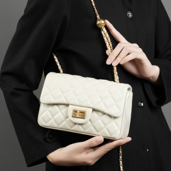 2025 new light luxury, high-end commuter handbag, fashionable European and American style belt crossbody bag for women