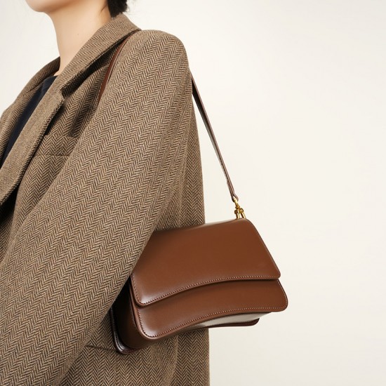 2025 new versatile shoulder and crossbody bag, high-quality cowhide niche baguette bag, high-quality underarm bag for women