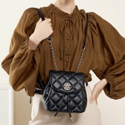 2025 new Korean niche genuine leather backpack for women, fashionable and stylish, niche large capacity backpack.