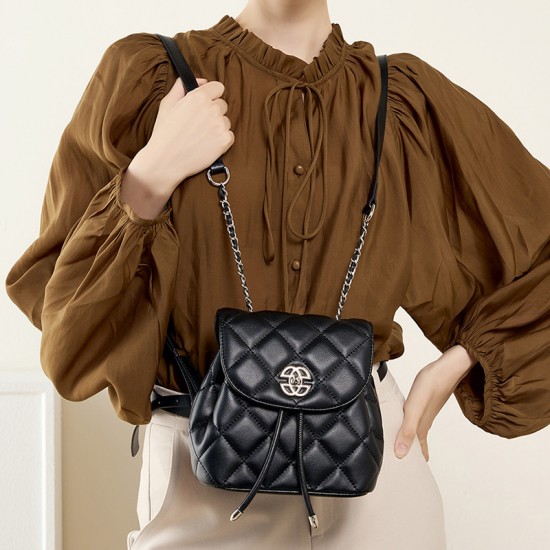 2025 new Korean niche genuine leather backpack for women, fashionable and stylish, niche large capacity backpack.