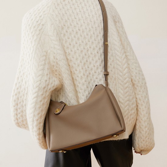 Premium genuine leather women's bag, new 2025 new crossbody shoulder bag, fashionable and stylish underarm bag.