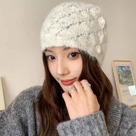 Autumn and winter Korean-style solid color warm hooded hat, outdoor warm earmuffs, pile hat, cold hat for confinement. Autumn/Winter knitted bow hat, thickened wool hat, cute cat ear warm hat, autumn/winter internet celebrity hat; Korean frayed-edged base