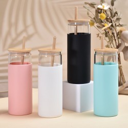 Foreign trade straw cup, bamboo lid glass, eco-friendly bamboo straw, insulated and scald-resistant silicone sleeve, single-wall borosilicate water bottle