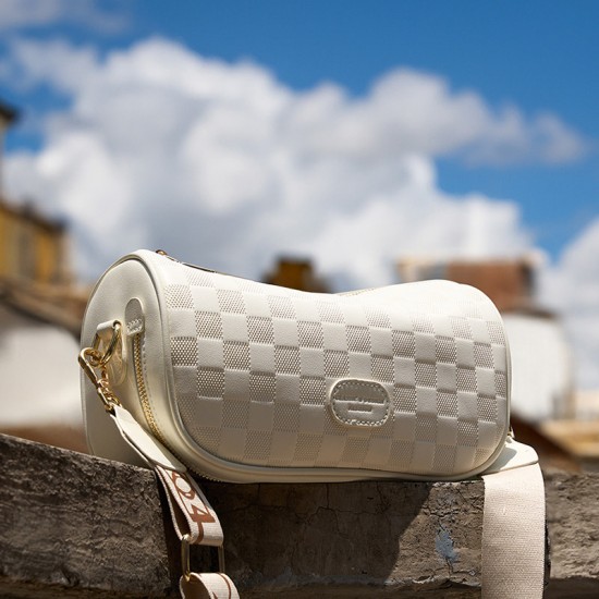 Used women's bags, niche design handbag, large capacity cowhide shoulder underarm bag, cowhide commuter bowling bag.