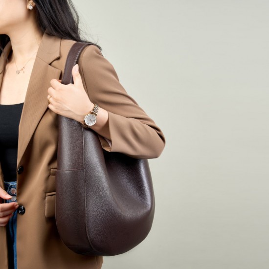 High-quality top-grain cowhide tote bags, luxurious and simple, large-capacity genuine leather commuter crescent bags, shoulder handbags.