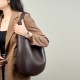 High-quality top-grain cowhide tote bags, luxurious and simple, large-capacity genuine leather commuter crescent bags, shoulder handbags.