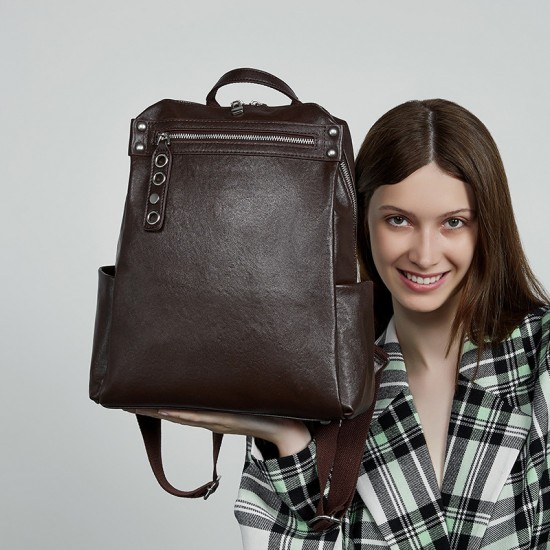 2025 new large-capacity, lightweight, niche genuine leather women's travel backpacks