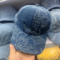 Women's Korean-style baseball caps, fashionable summer outdoor sun hats, versatile maple leaf curved brim sun hats for men.