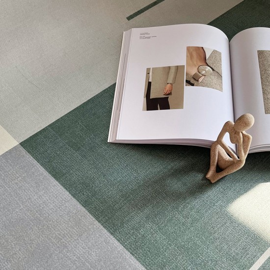 In stock Green forest-style minimalist living room carpet, ins-style sofa and coffee table mat, simple, high-end wall-to-wall carpet for home use.