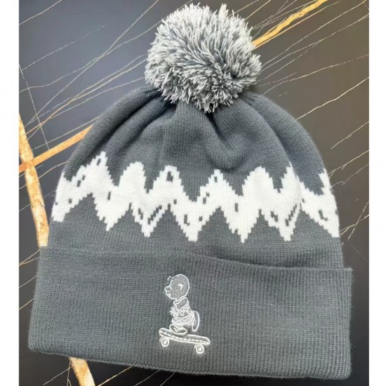 Chinese-style bunny embroidered cap, outdoor visor, personalized face-enhancing small baseball hat for women.