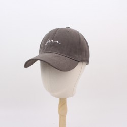 Women's spring and summer versatile outdoor sun hats, couples' baseball caps with lettering embroidered curved brim sun hats